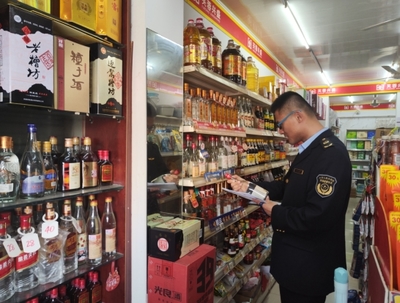 謝家集區市場監督管理局開展全區“特供酒”清源打鏈專項行動及煙草制品零售市場監管